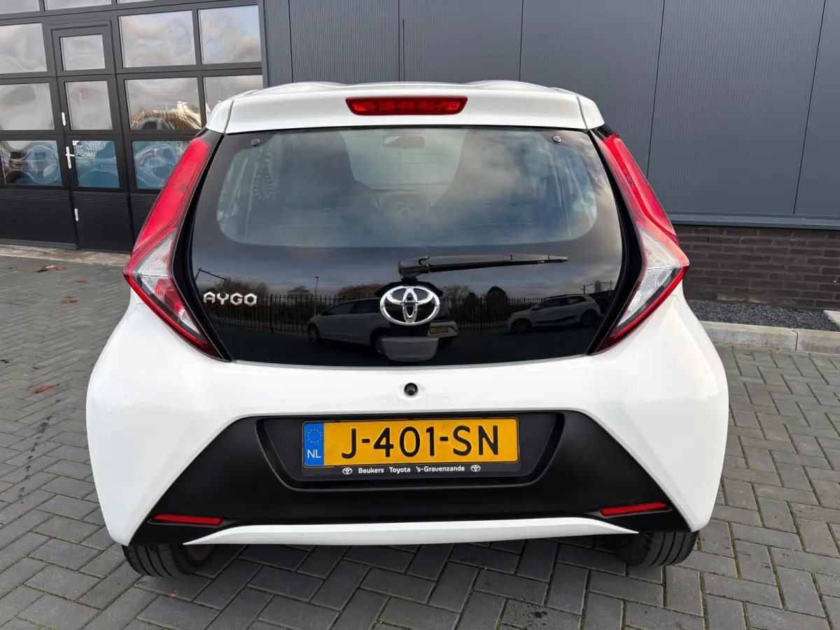1.0 VVT-i x-fun NL.Auto/Led/Airco/Elc.Pakket/5Deurs/Bluetooth/1Ste Eigenaar/Dealer onderhouden