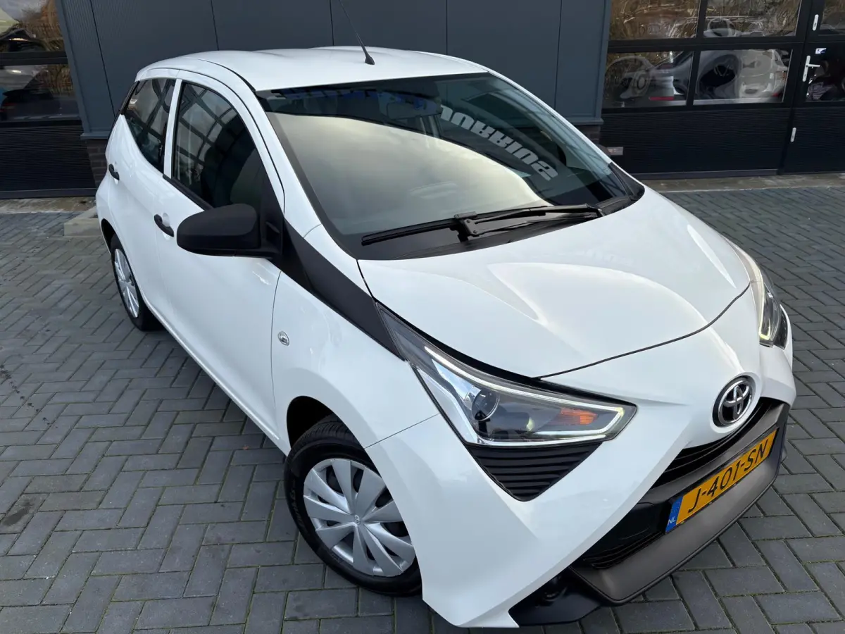 1.0 VVT-i x-fun NL.Auto/Led/Airco/Elc.Pakket/5Deurs/Bluetooth/1Ste Eigenaar/Dealer onderhouden