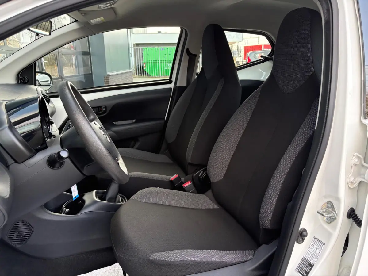 1.0 VVT-i x-fun NL.Auto/Led/Airco/Elc.Pakket/5Deurs/Bluetooth/1Ste Eigenaar/Dealer onderhouden
