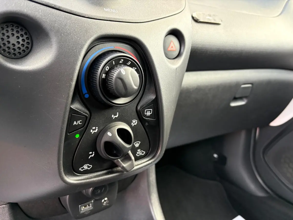 1.0 VVT-i x-fun NL.Auto/Led/Airco/Elc.Pakket/5Deurs/Bluetooth/1Ste Eigenaar/Dealer onderhouden