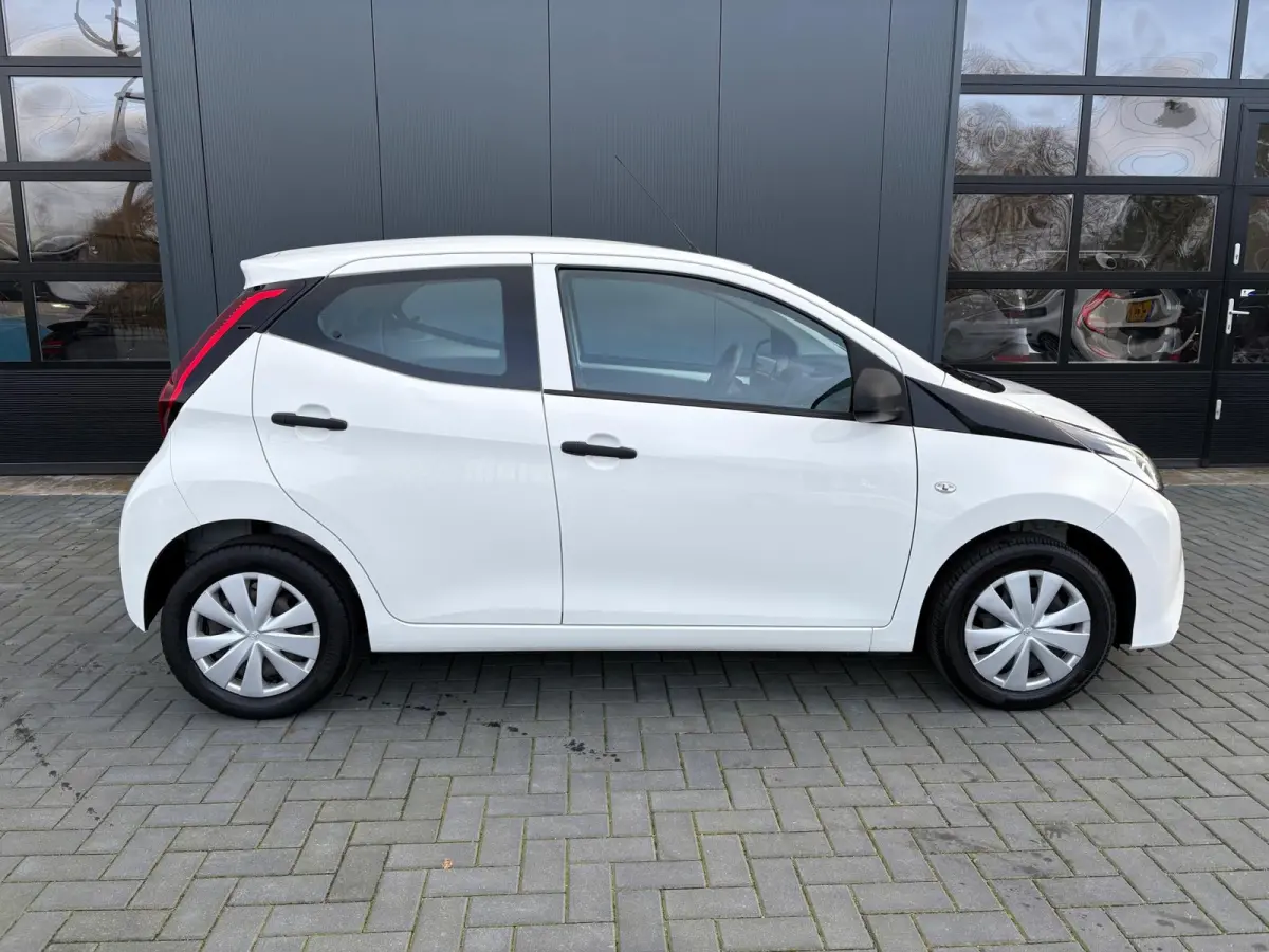 1.0 VVT-i x-fun NL.Auto/Led/Airco/Elc.Pakket/5Deurs/Bluetooth/1Ste Eigenaar/Dealer onderhouden