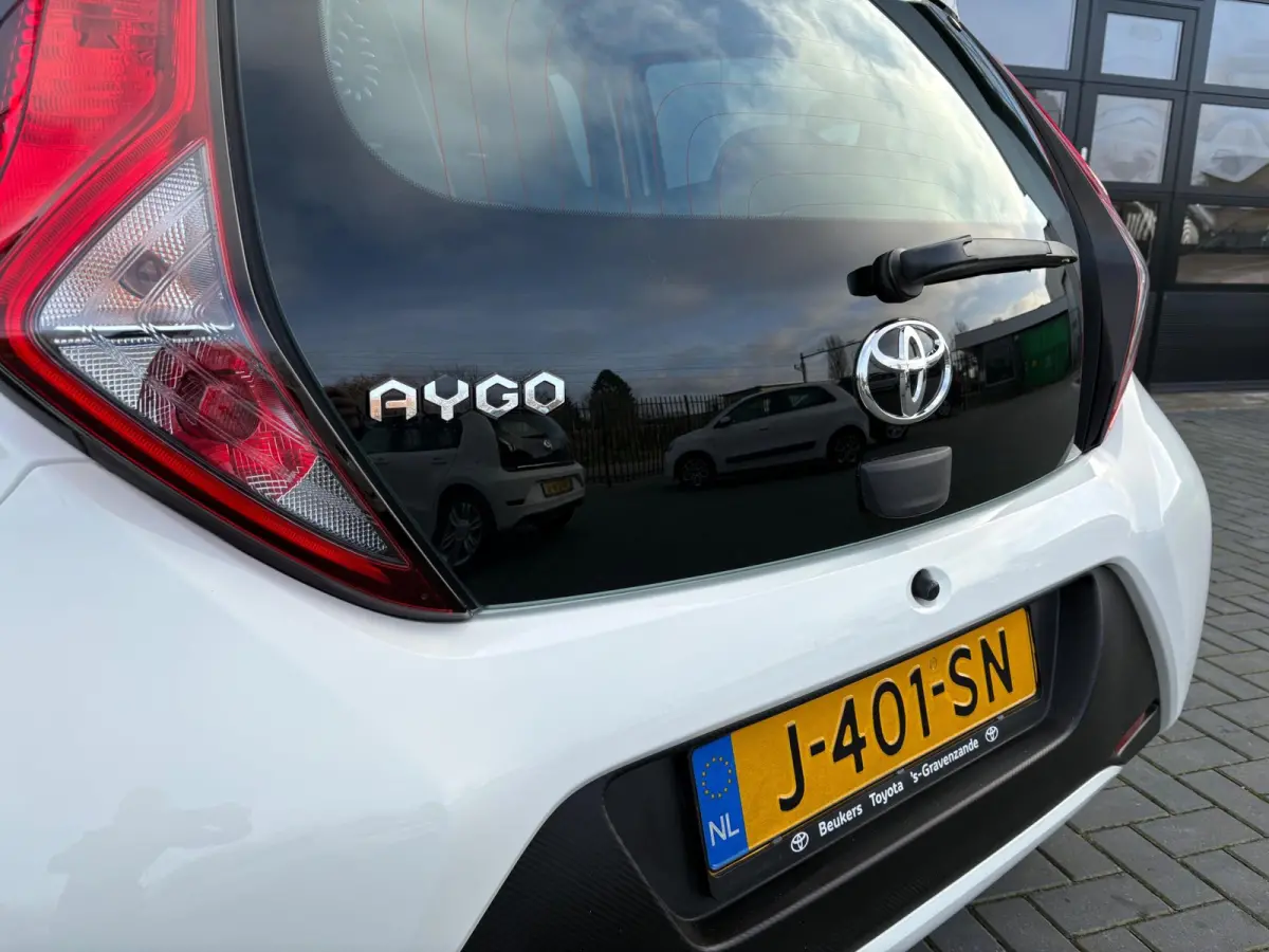 1.0 VVT-i x-fun NL.Auto/Led/Airco/Elc.Pakket/5Deurs/Bluetooth/1Ste Eigenaar/Dealer onderhouden