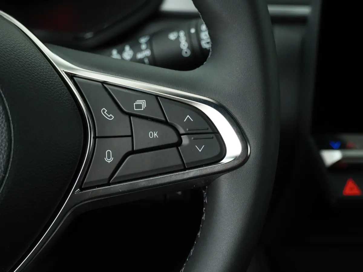 1.8 HEV Intense | €2.000 voorraadvoordeel! | Apple Carplay / Android auto | Keyless | Cruise control | Achteruitrijcamera