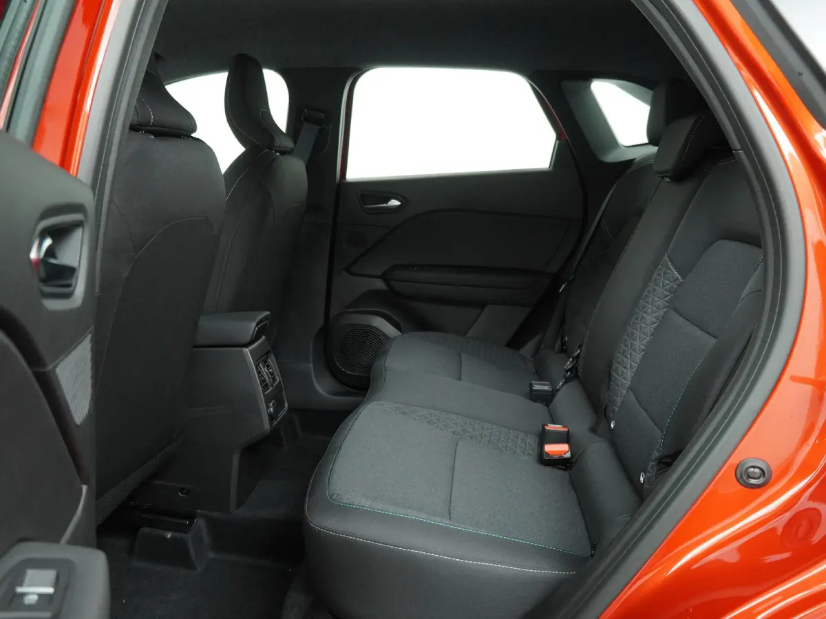 1.8 HEV Intense | €2.000 voorraadvoordeel! | Apple Carplay / Android auto | Keyless | Cruise control | Achteruitrijcamera