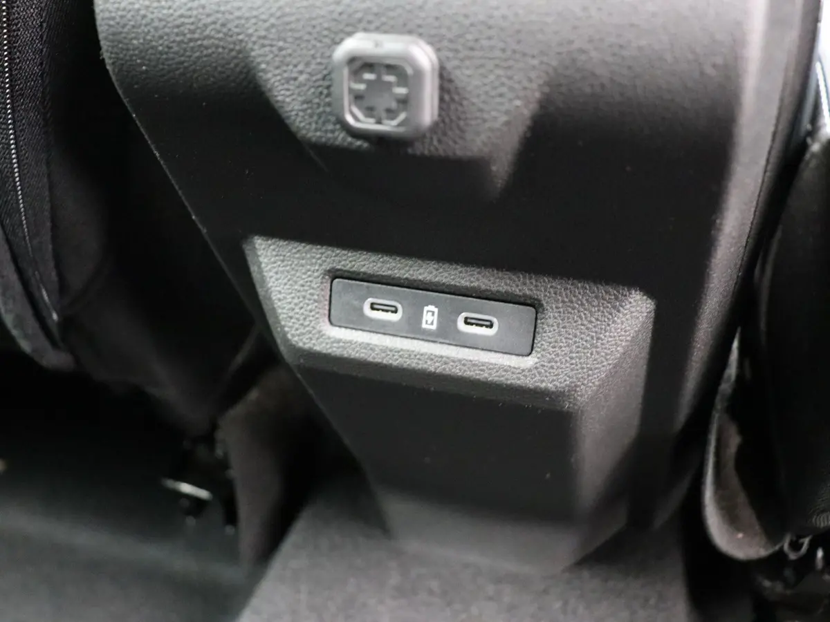 1.8 Hybrid 155pk Expression | Achteruitrijcamera | Climate control | 17" LMV | ACTIE 7 jaar Fabrieksgarantie! |