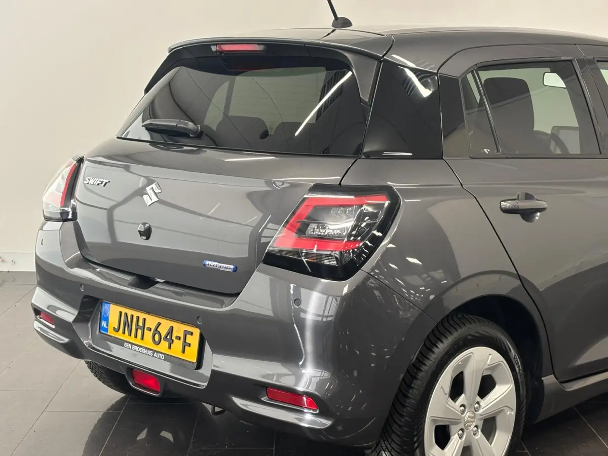 1.2 Select Smart Hybrid Extra getint glas | Adaptive Cruise Control Dodehoek detectie | Verwarmbare stoelen | Achteruitrijcamera | Airco | Apple Carplay/Android Auto|telefoonintegratie premi