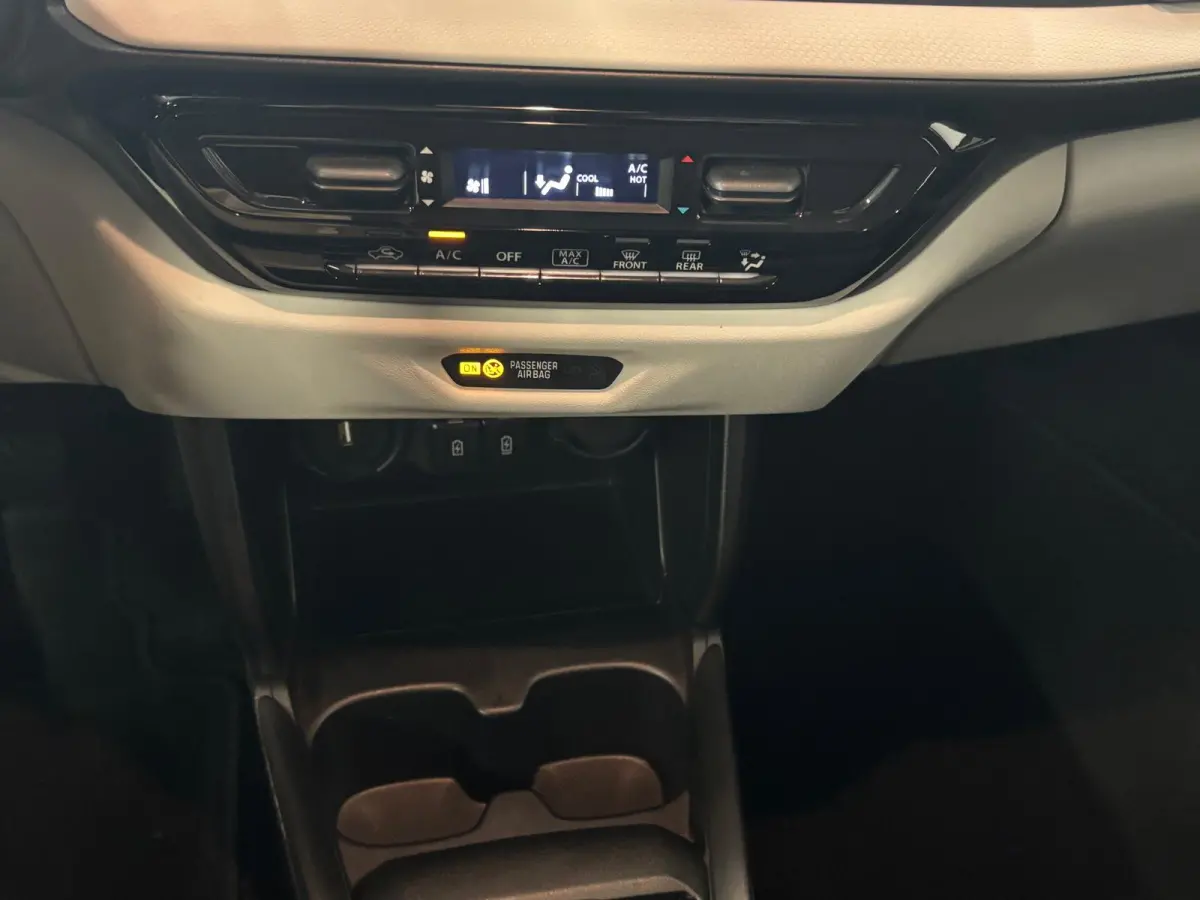 1.2 Select Smart Hybrid Extra getint glas | Adaptive Cruise Control Dodehoek detectie | Verwarmbare stoelen | Achteruitrijcamera | Airco | Apple Carplay/Android Auto|telefoonintegratie premi