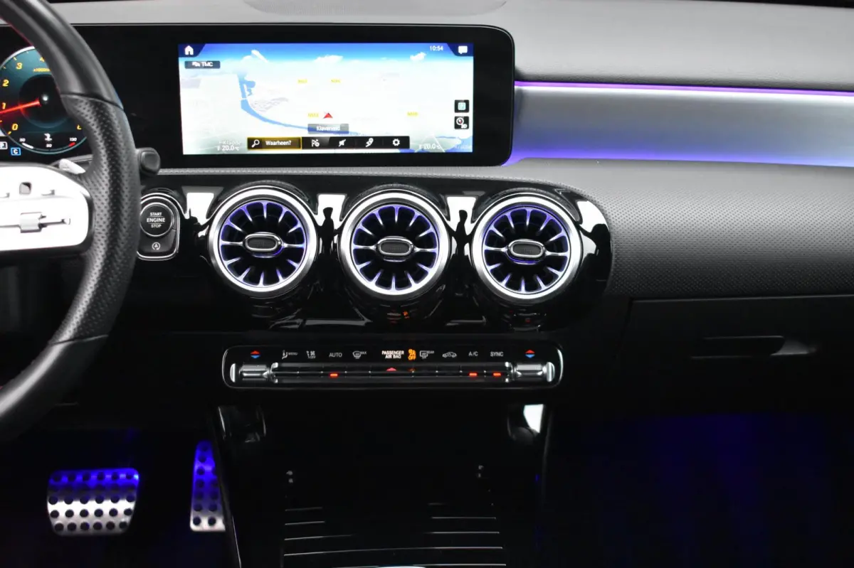 180 AMG NIGHT | SFEERVERLICHTING | APPLE CARPLAY | CAMERA | ANDROID AUTO | NAP | DEALER ONDERHOUDEN
