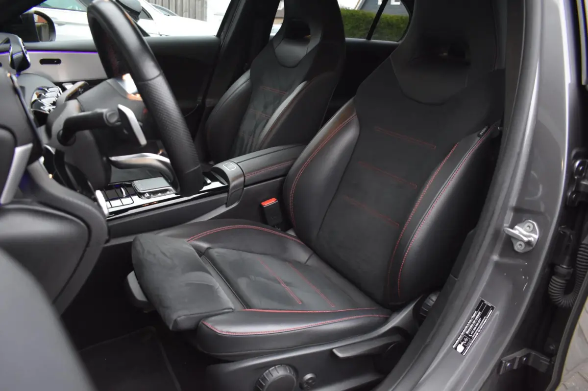 180 AMG NIGHT | SFEERVERLICHTING | APPLE CARPLAY | CAMERA | ANDROID AUTO | NAP | DEALER ONDERHOUDEN