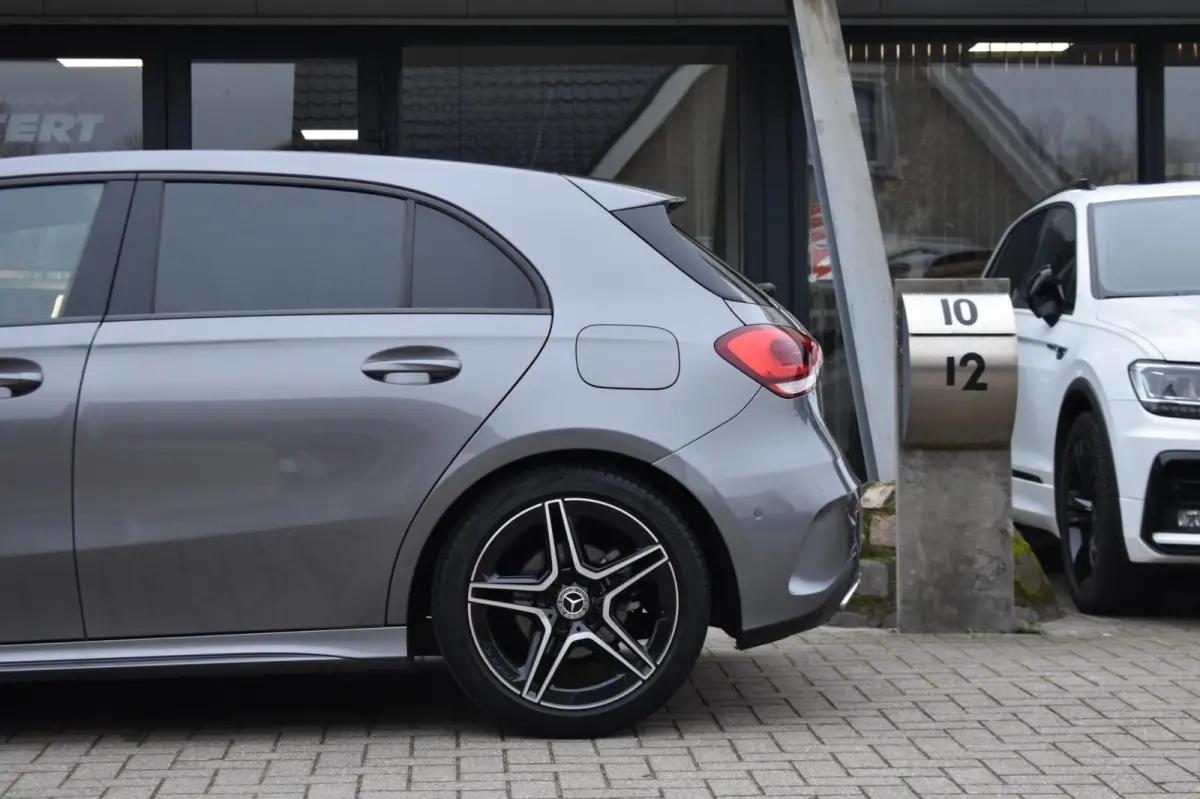 180 AMG NIGHT | SFEERVERLICHTING | APPLE CARPLAY | CAMERA | ANDROID AUTO | NAP | DEALER ONDERHOUDEN