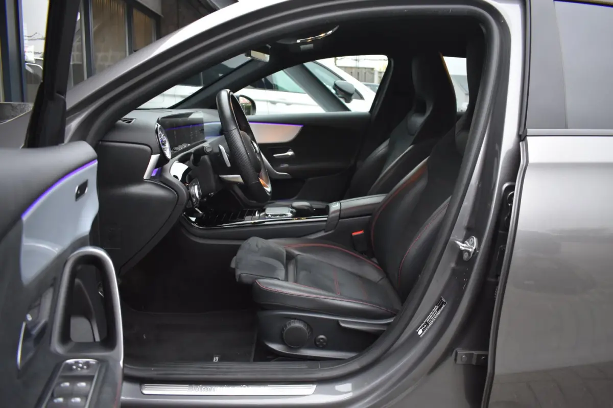 180 AMG NIGHT | SFEERVERLICHTING | APPLE CARPLAY | CAMERA | ANDROID AUTO | NAP | DEALER ONDERHOUDEN