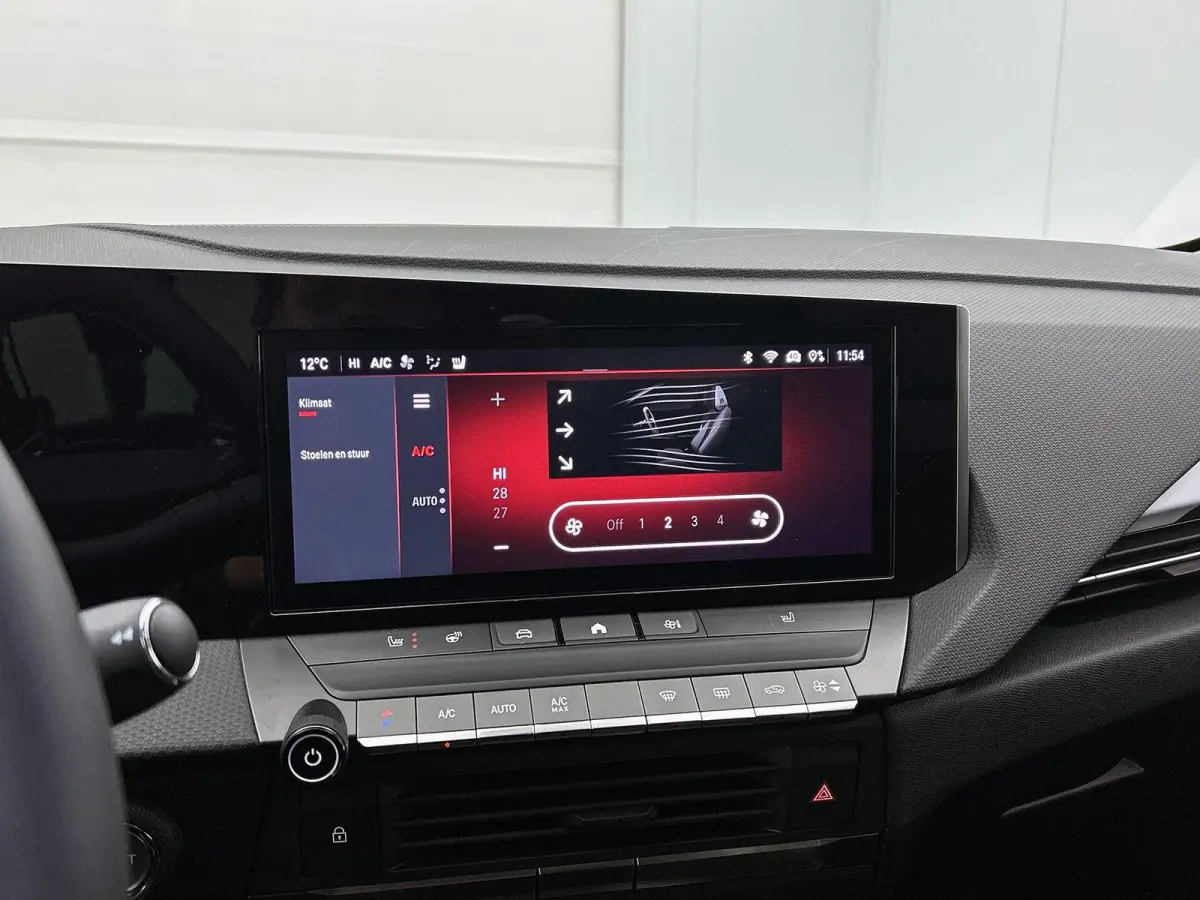 1.2 Turbo Business Edition Camera | Apple Carplay & Android Auto | Navigatie | AGR Stoelen | Parkeersensoren Voor/Achter | Stoel & Stuur Verwarming | Climate Control | Keyless