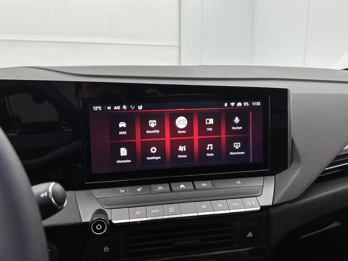 1.2 Turbo Business Edition Camera | Apple Carplay & Android Auto | Navigatie | AGR Stoelen | Parkeersensoren Voor/Achter | Stoel & Stuur Verwarming | Climate Control | Keyless
