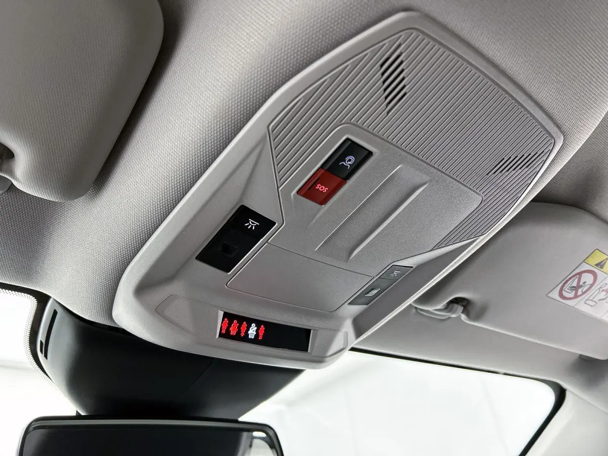 1.2 Turbo Business Edition Camera | Apple Carplay & Android Auto | Navigatie | AGR Stoelen | Parkeersensoren Voor/Achter | Stoel & Stuur Verwarming | Climate Control | Keyless