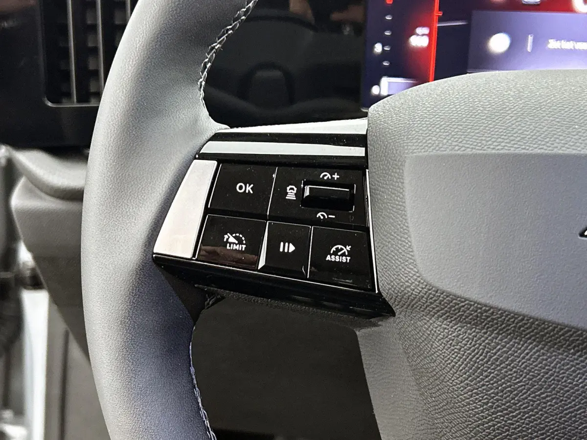 1.2 Turbo Business Edition Camera | Apple Carplay & Android Auto | Navigatie | AGR Stoelen | Parkeersensoren Voor/Achter | Stoel & Stuur Verwarming | Climate Control | Keyless