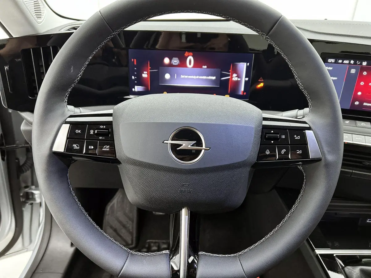 1.2 Turbo Business Edition Camera | Apple Carplay & Android Auto | Navigatie | AGR Stoelen | Parkeersensoren Voor/Achter | Stoel & Stuur Verwarming | Climate Control | Keyless