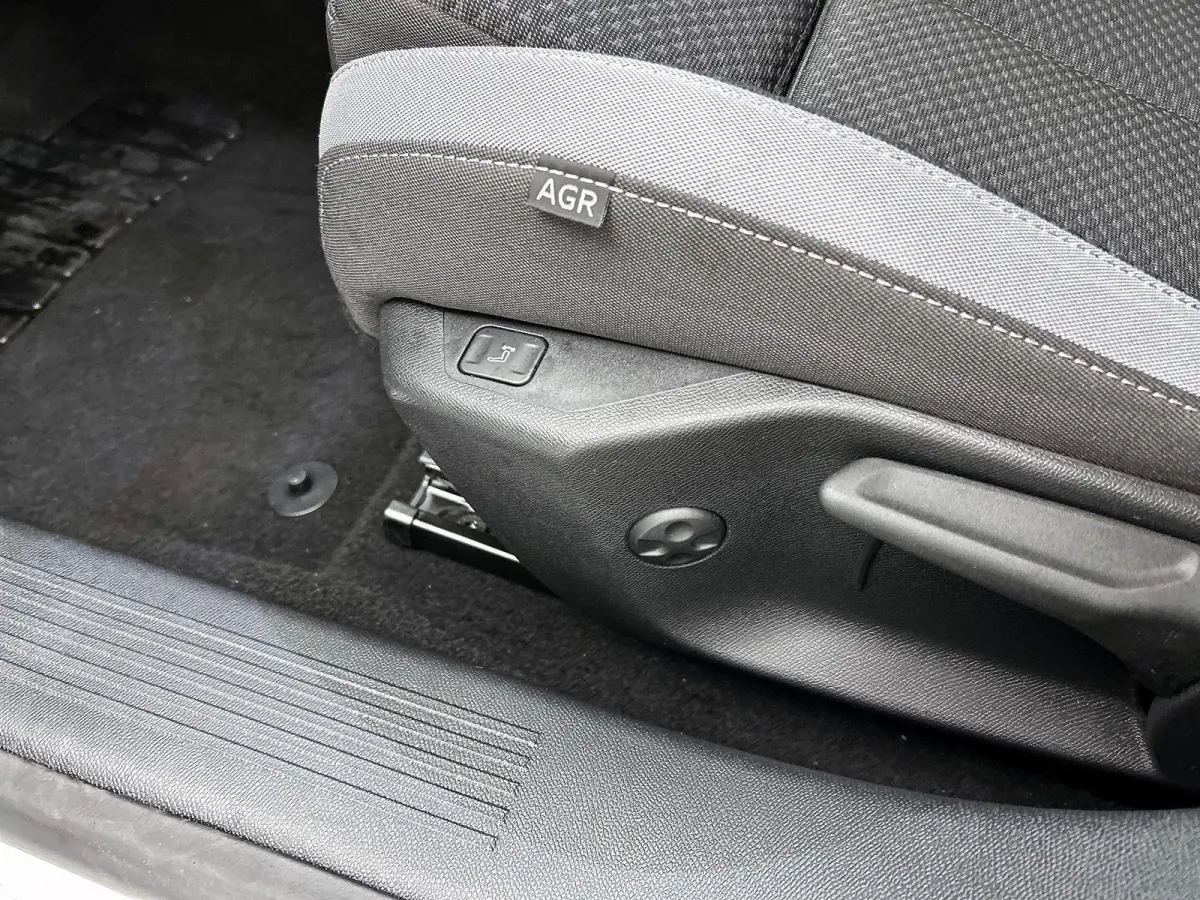 1.2 Turbo Business Edition Camera | Apple Carplay & Android Auto | Navigatie | AGR Stoelen | Parkeersensoren Voor/Achter | Stoel & Stuur Verwarming | Climate Control | Keyless