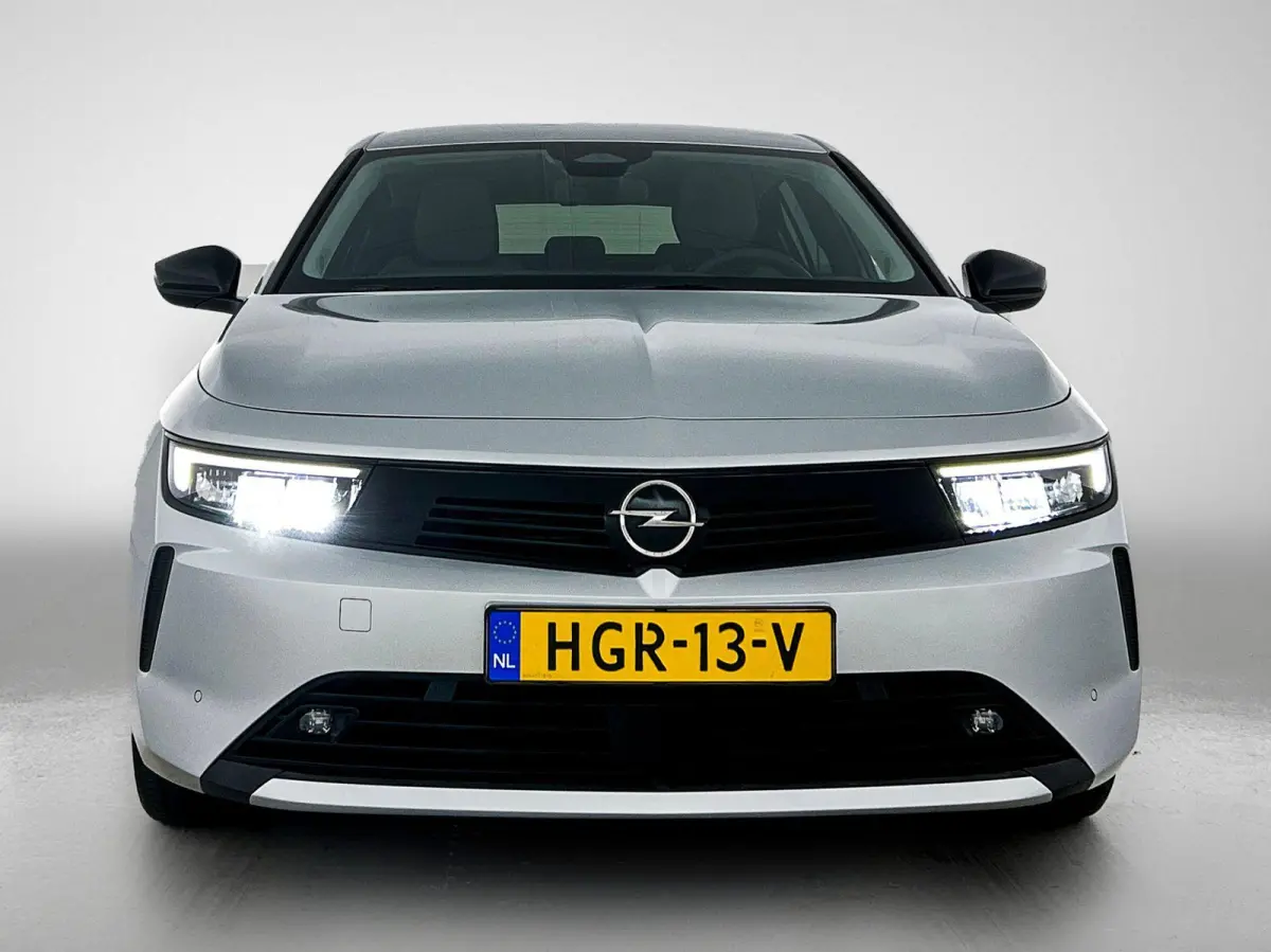 1.2 Turbo Business Edition Camera | Apple Carplay & Android Auto | Navigatie | AGR Stoelen | Parkeersensoren Voor/Achter | Stoel & Stuur Verwarming | Climate Control | Keyless