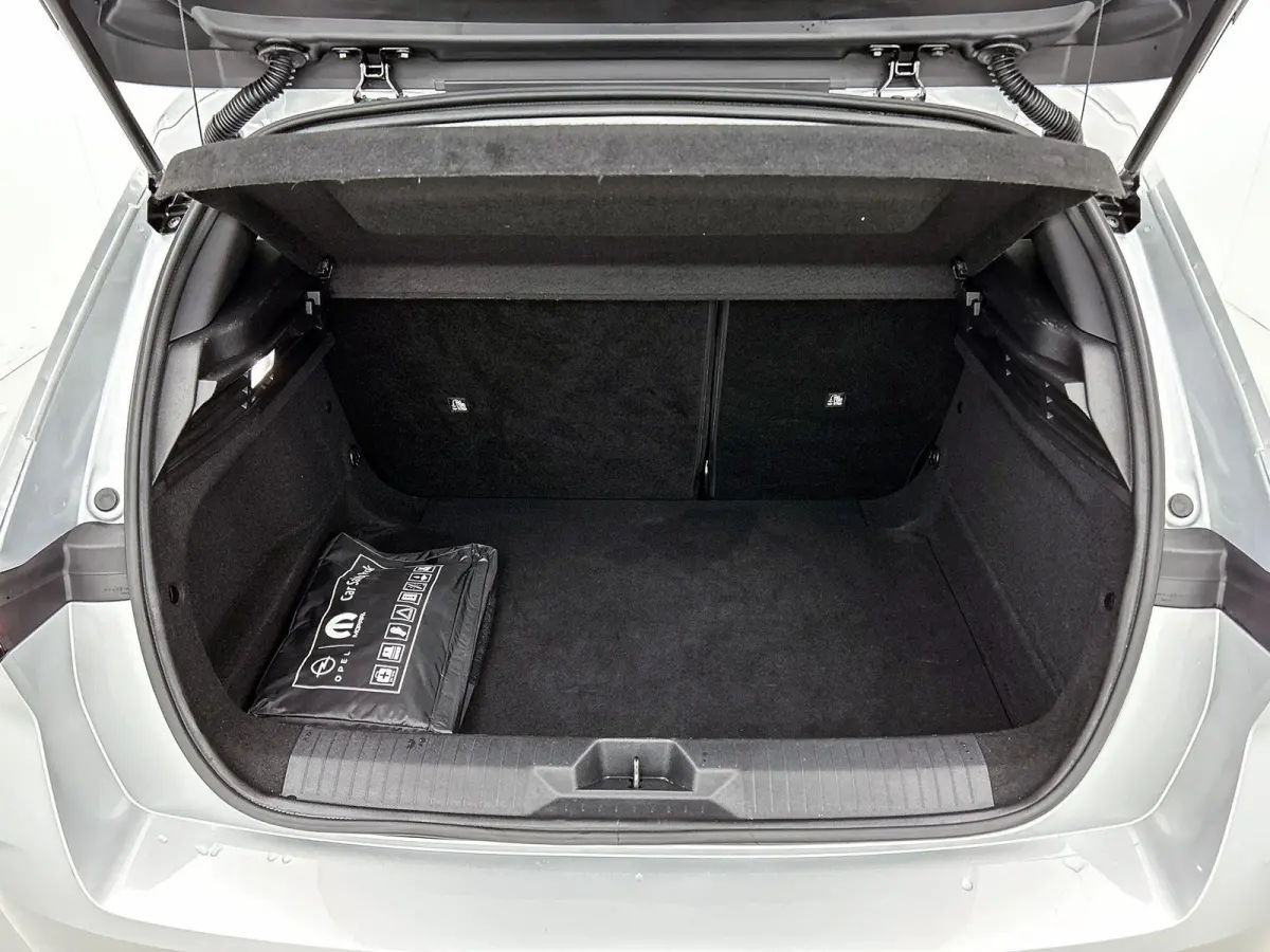 1.2 Turbo Business Edition Camera | Apple Carplay & Android Auto | Navigatie | AGR Stoelen | Parkeersensoren Voor/Achter | Stoel & Stuur Verwarming | Climate Control | Keyless
