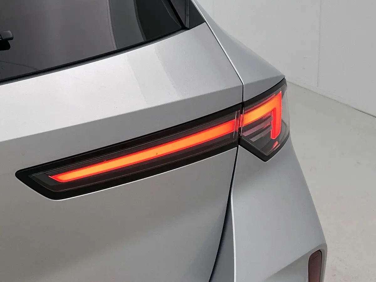 1.2 Turbo Business Edition Camera | Apple Carplay & Android Auto | Navigatie | AGR Stoelen | Parkeersensoren Voor/Achter | Stoel & Stuur Verwarming | Climate Control | Keyless