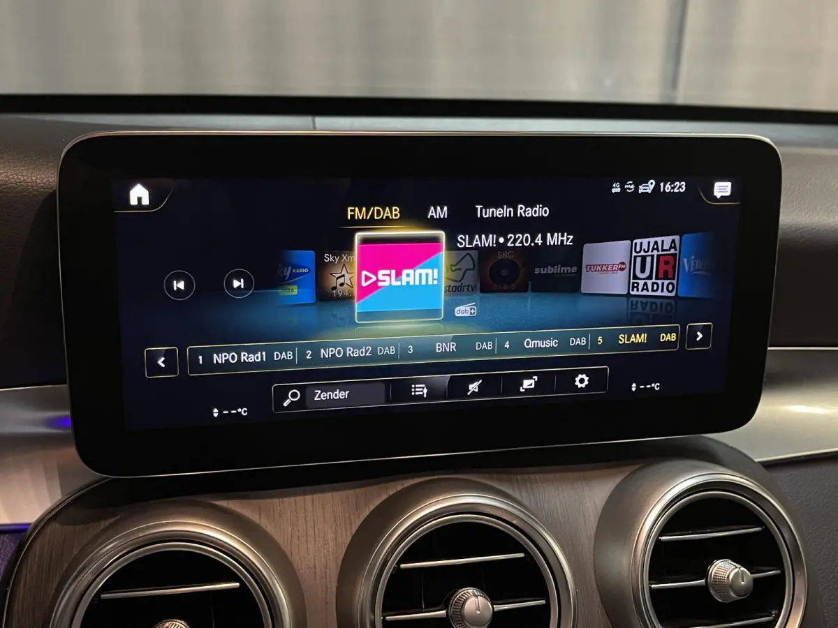 4MATIC AMG Line 19"/Panoramadak/Dodehoek/Adaptieve cruise/Keyless/Burmester/Matrix LED/Apple Carplay & Android Auto/Stoelverwarming/Elektrische klep