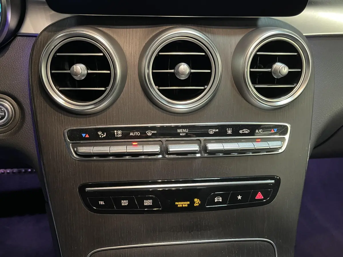 4MATIC AMG Line 19"/Panoramadak/Dodehoek/Adaptieve cruise/Keyless/Burmester/Matrix LED/Apple Carplay & Android Auto/Stoelverwarming/Elektrische klep