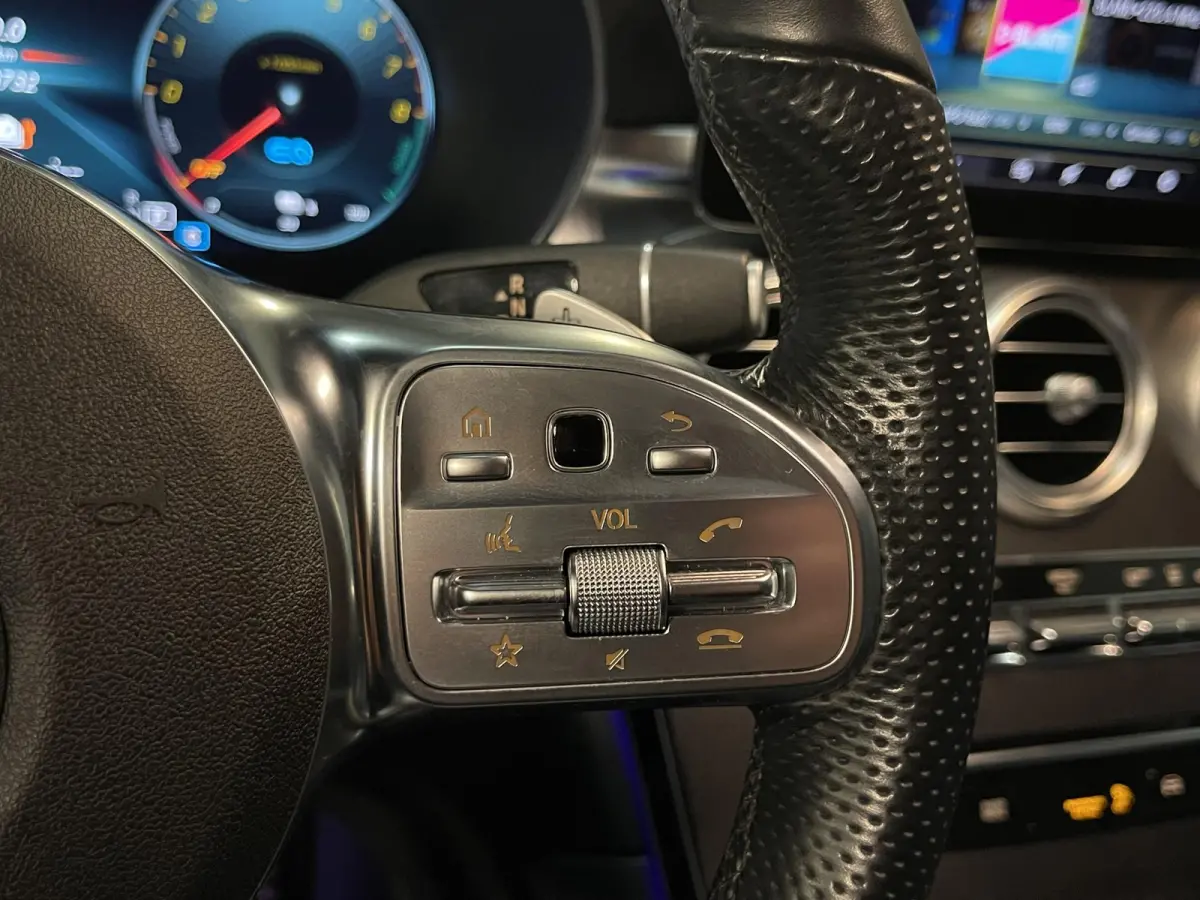 4MATIC AMG Line 19"/Panoramadak/Dodehoek/Adaptieve cruise/Keyless/Burmester/Matrix LED/Apple Carplay & Android Auto/Stoelverwarming/Elektrische klep