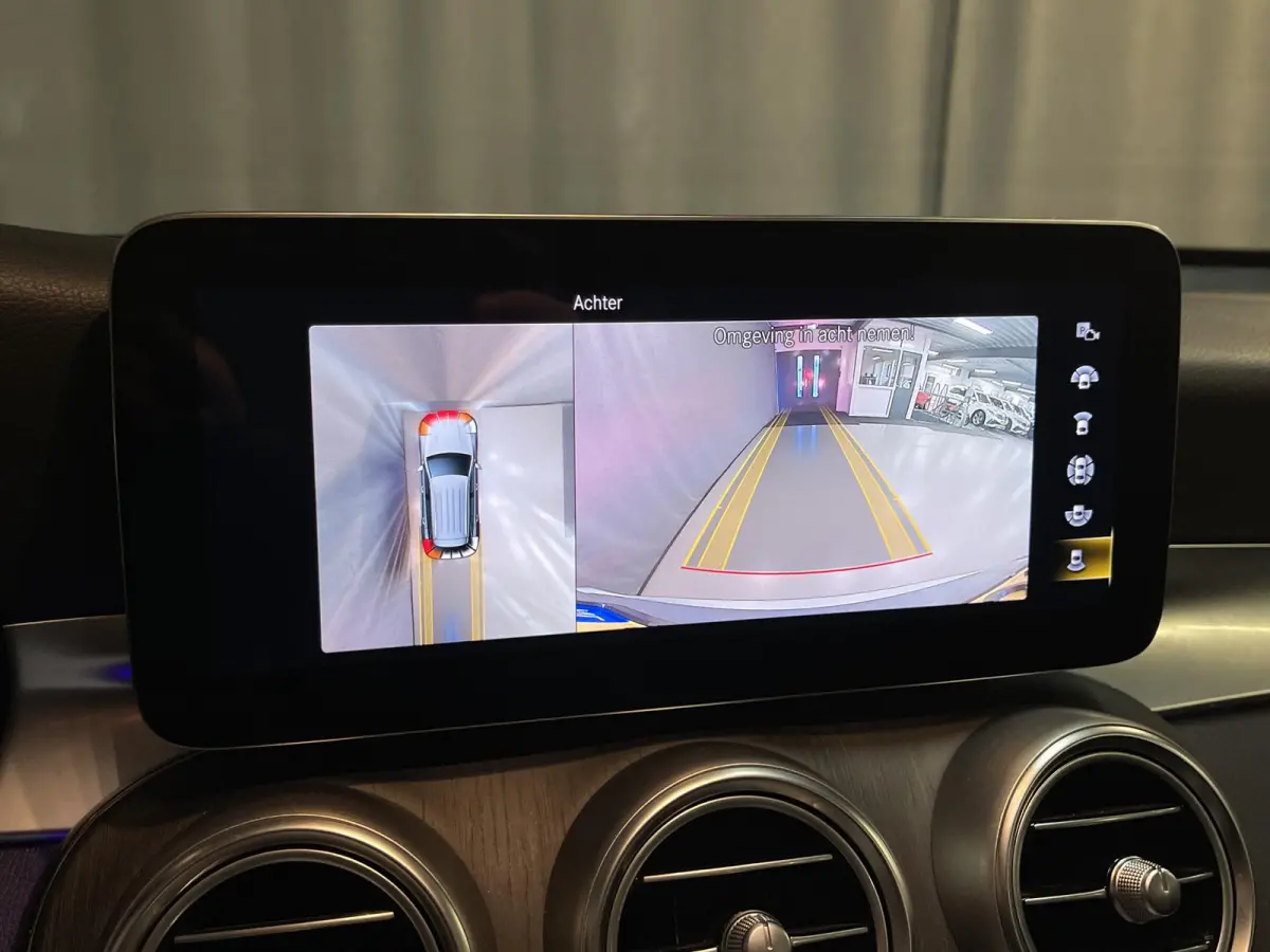 4MATIC AMG Line 19"/Panoramadak/Dodehoek/Adaptieve cruise/Keyless/Burmester/Matrix LED/Apple Carplay & Android Auto/Stoelverwarming/Elektrische klep