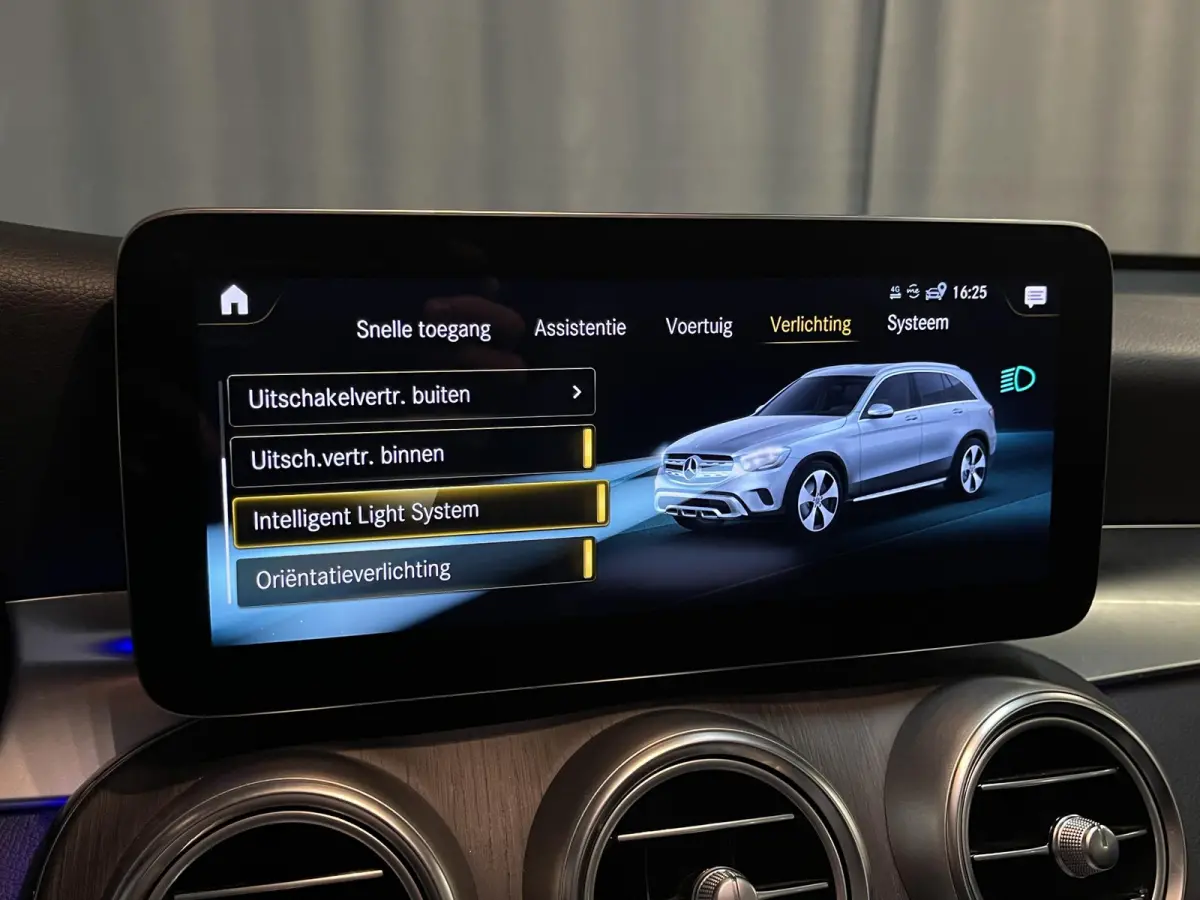 4MATIC AMG Line 19"/Panoramadak/Dodehoek/Adaptieve cruise/Keyless/Burmester/Matrix LED/Apple Carplay & Android Auto/Stoelverwarming/Elektrische klep