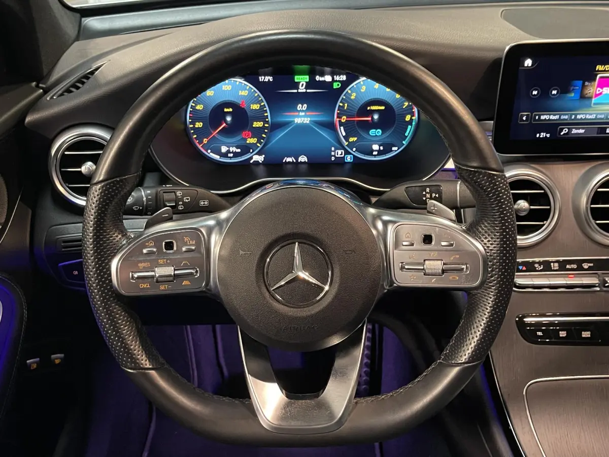 4MATIC AMG Line 19"/Panoramadak/Dodehoek/Adaptieve cruise/Keyless/Burmester/Matrix LED/Apple Carplay & Android Auto/Stoelverwarming/Elektrische klep