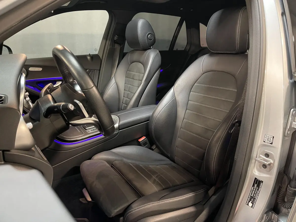 4MATIC AMG Line 19"/Panoramadak/Dodehoek/Adaptieve cruise/Keyless/Burmester/Matrix LED/Apple Carplay & Android Auto/Stoelverwarming/Elektrische klep