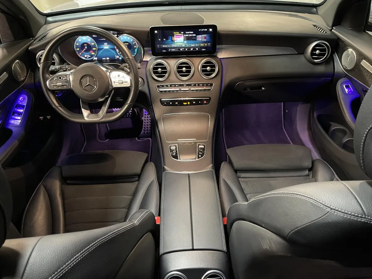 4MATIC AMG Line 19"/Panoramadak/Dodehoek/Adaptieve cruise/Keyless/Burmester/Matrix LED/Apple Carplay & Android Auto/Stoelverwarming/Elektrische klep