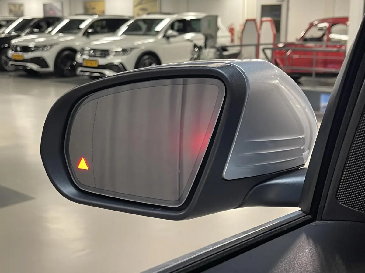 4MATIC AMG Line 19"/Panoramadak/Dodehoek/Adaptieve cruise/Keyless/Burmester/Matrix LED/Apple Carplay & Android Auto/Stoelverwarming/Elektrische klep