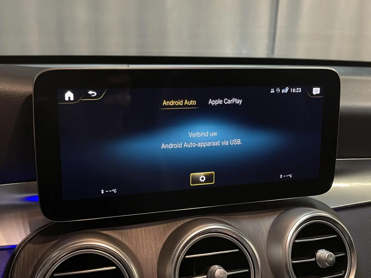 4MATIC AMG Line 19"/Panoramadak/Dodehoek/Adaptieve cruise/Keyless/Burmester/Matrix LED/Apple Carplay & Android Auto/Stoelverwarming/Elektrische klep