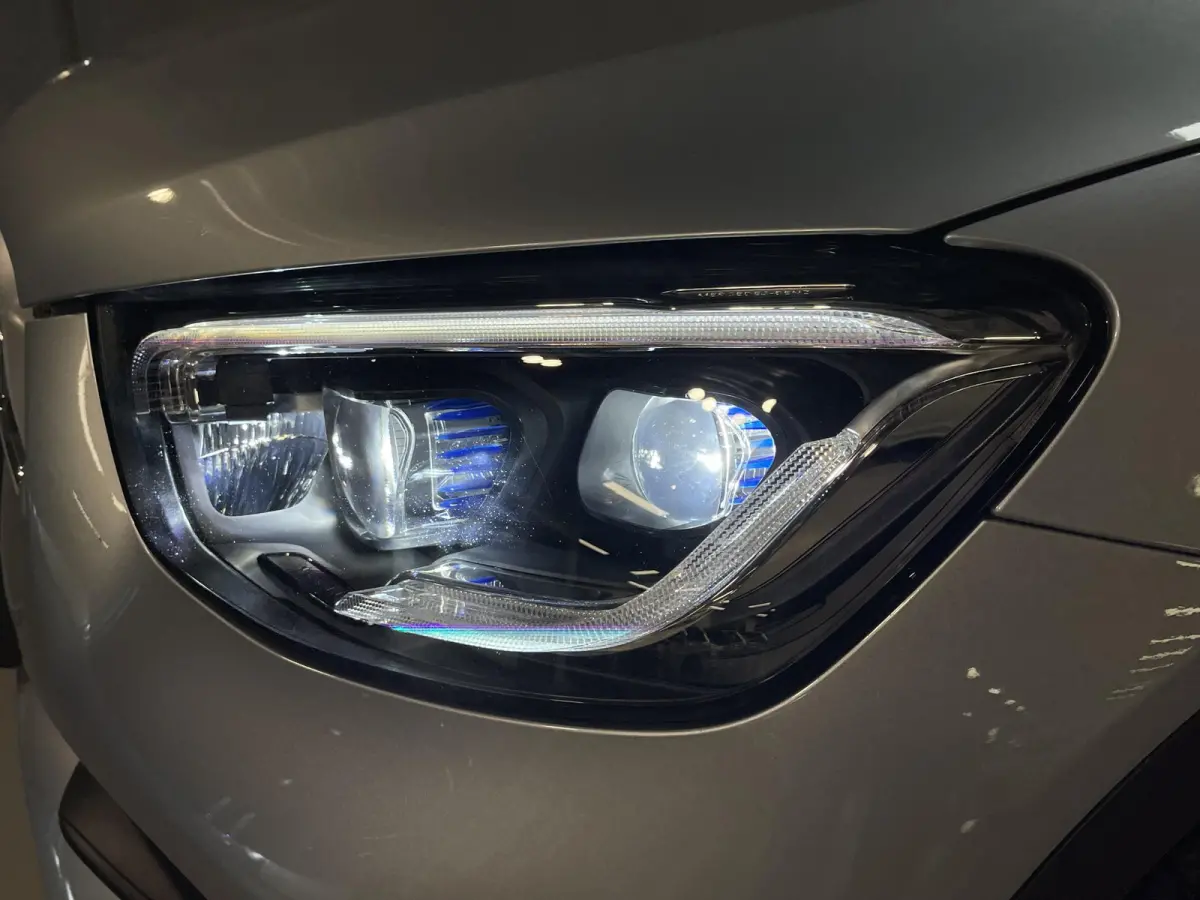 4MATIC AMG Line 19"/Panoramadak/Dodehoek/Adaptieve cruise/Keyless/Burmester/Matrix LED/Apple Carplay & Android Auto/Stoelverwarming/Elektrische klep