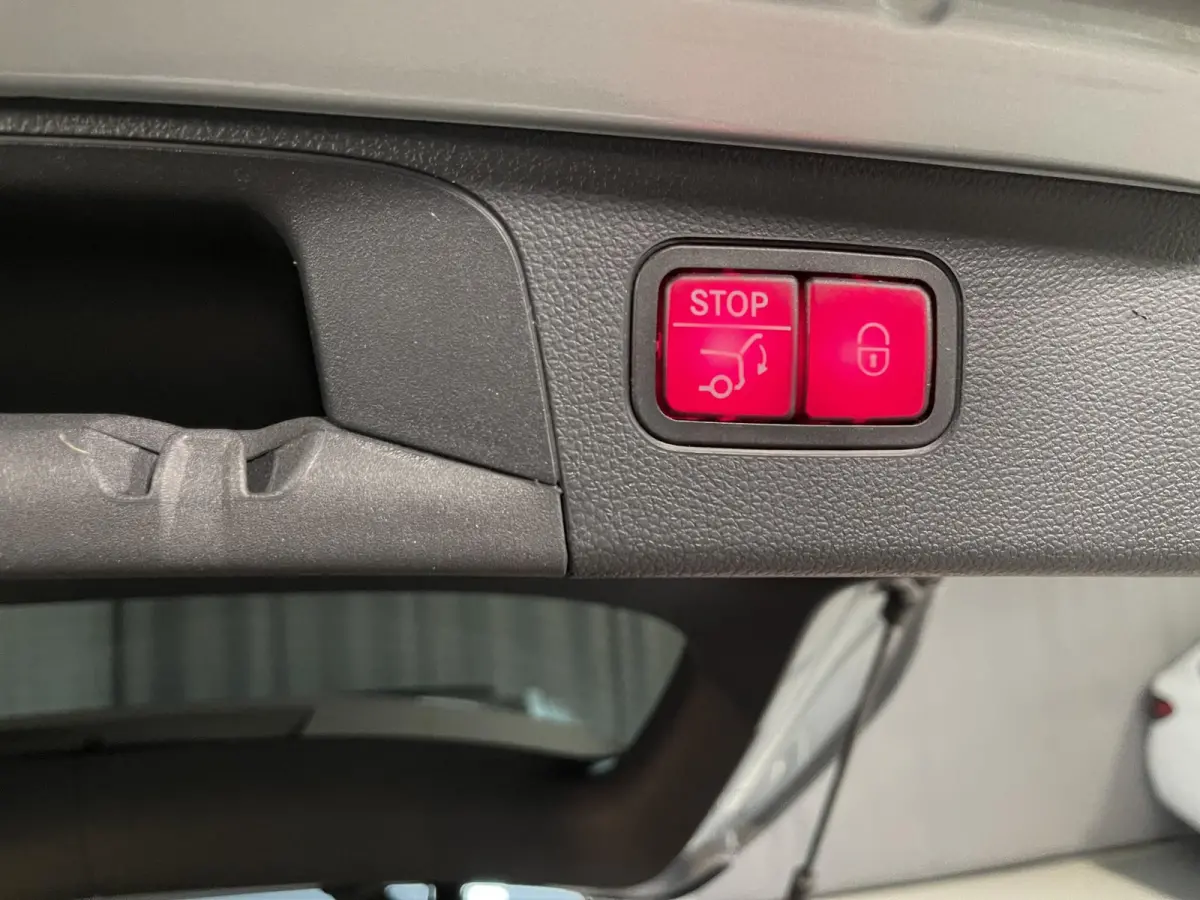 4MATIC AMG Line 19"/Panoramadak/Dodehoek/Adaptieve cruise/Keyless/Burmester/Matrix LED/Apple Carplay & Android Auto/Stoelverwarming/Elektrische klep