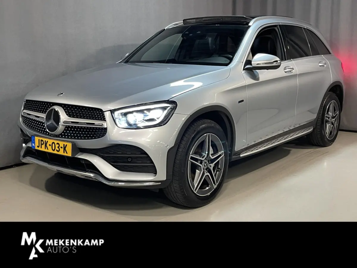 4MATIC AMG Line 19"/Panoramadak/Dodehoek/Adaptieve cruise/Keyless/Burmester/Matrix LED/Apple Carplay & Android Auto/Stoelverwarming/Elektrische klep