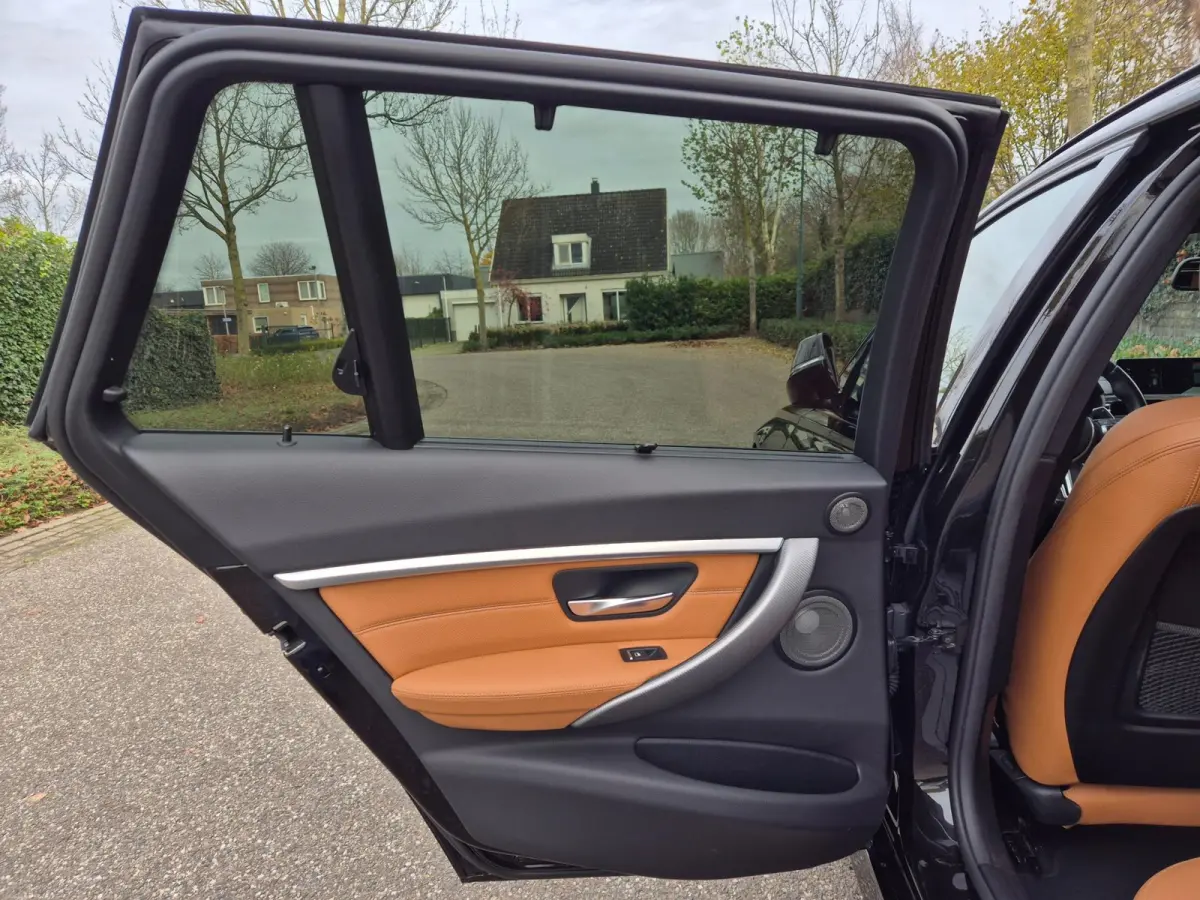 330i M Sport X-Drive CarPlay Dig. Teller 6wb Line assist Dode Hoek ACC NAP NL Stuurverwarm 100% dealer onderho