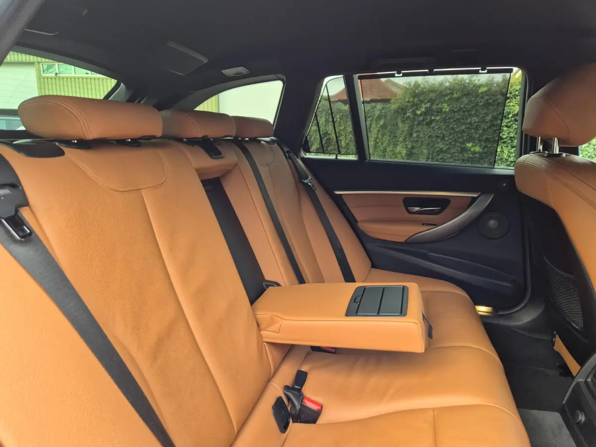 330i M Sport X-Drive CarPlay Dig. Teller 6wb Line assist Dode Hoek ACC NAP NL Stuurverwarm 100% dealer onderho