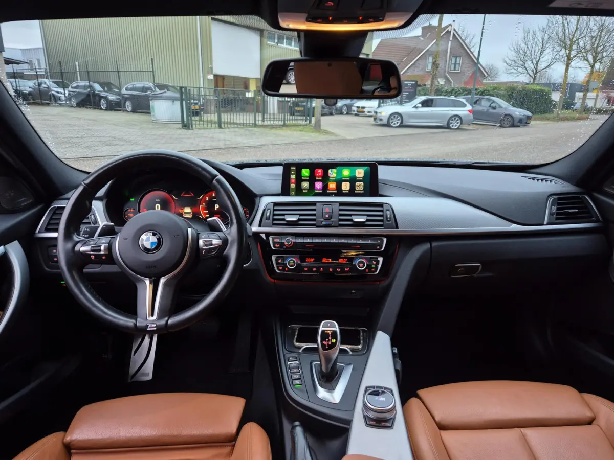 330i M Sport X-Drive CarPlay Dig. Teller 6wb Line assist Dode Hoek ACC NAP NL Stuurverwarm 100% dealer onderho