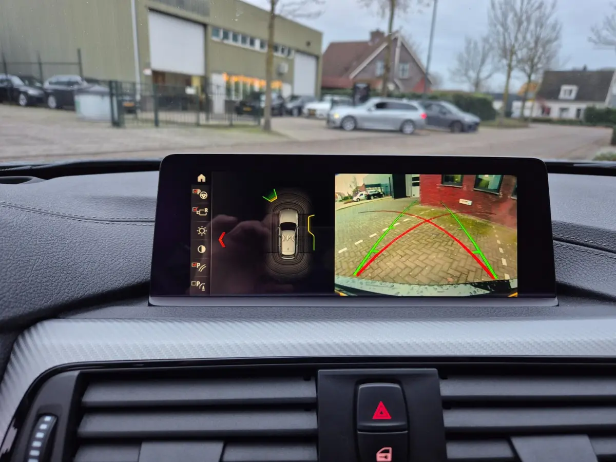 330i M Sport X-Drive CarPlay Dig. Teller 6wb Line assist Dode Hoek ACC NAP NL Stuurverwarm 100% dealer onderho