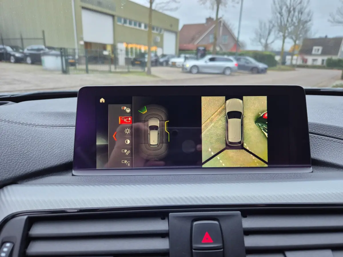 330i M Sport X-Drive CarPlay Dig. Teller 6wb Line assist Dode Hoek ACC NAP NL Stuurverwarm 100% dealer onderho