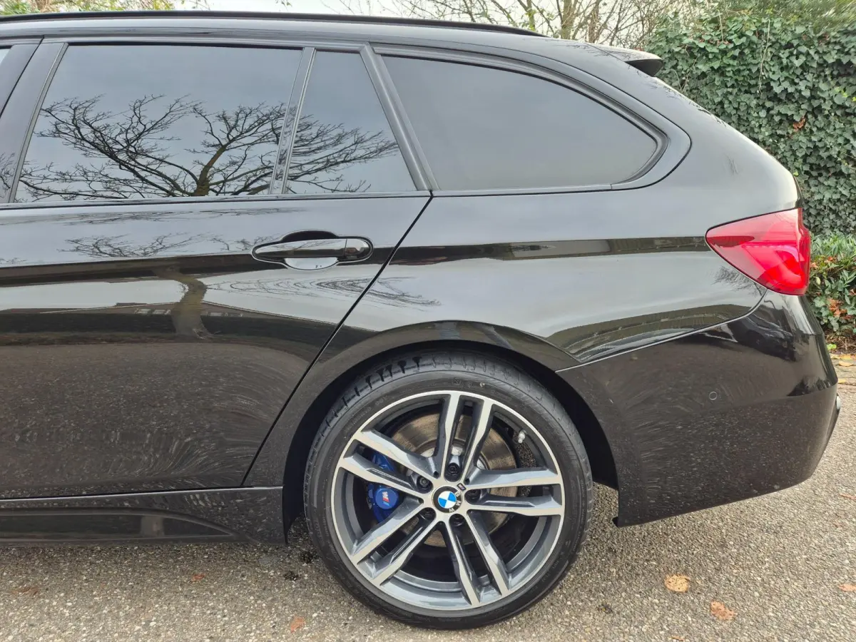 330i M Sport X-Drive CarPlay Dig. Teller 6wb Line assist Dode Hoek ACC NAP NL Stuurverwarm 100% dealer onderho