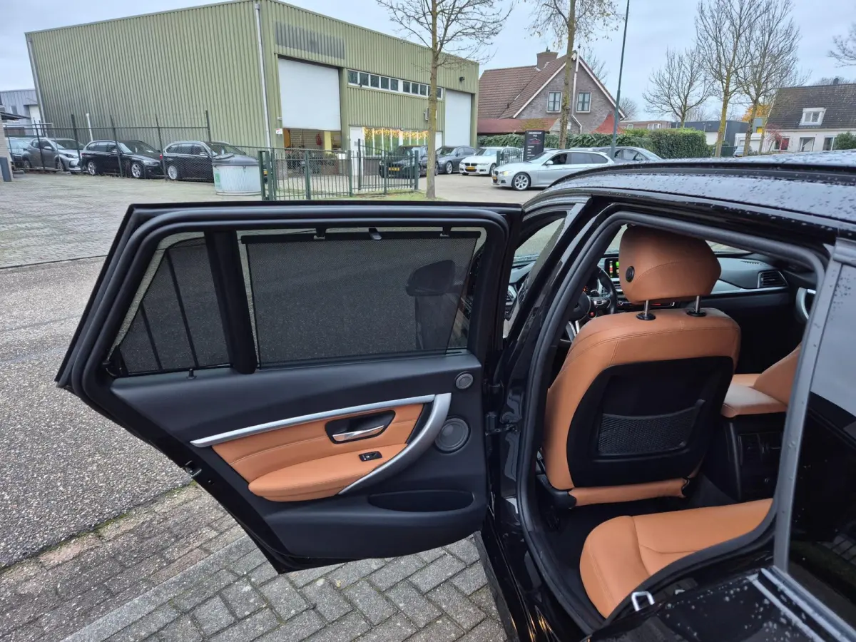 330i M Sport X-Drive CarPlay Dig. Teller 6wb Line assist Dode Hoek ACC NAP NL Stuurverwarm 100% dealer onderho