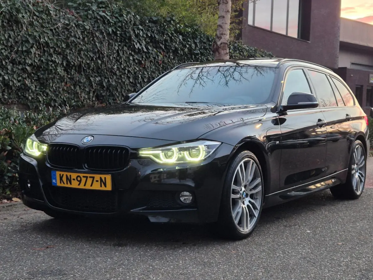 M Sport X-drive Apple CarPlay Panorama dealer onderhouden NAP 320i xDrive M Sport