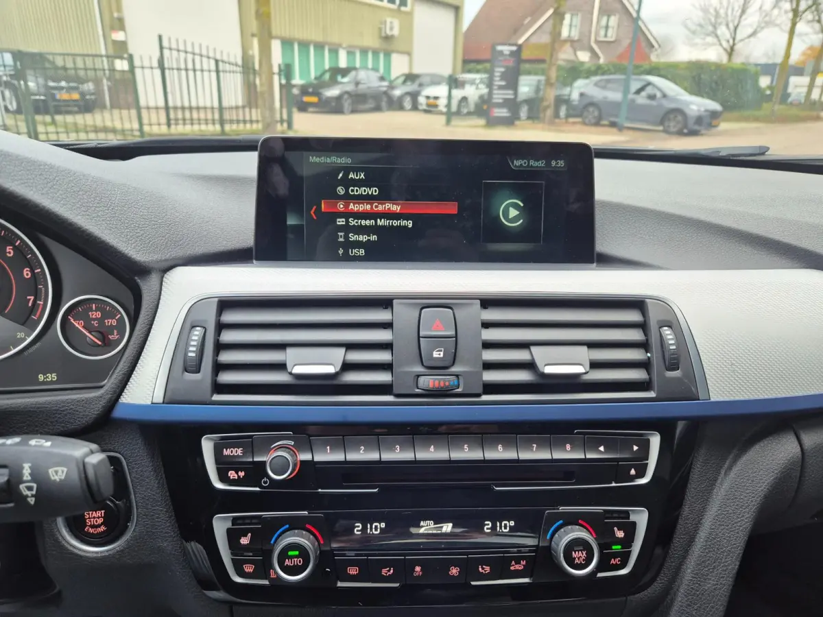 M Sport X-drive Apple CarPlay Panorama dealer onderhouden NAP 320i xDrive M Sport