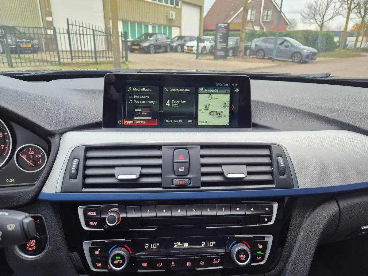 M Sport X-drive Apple CarPlay Panorama dealer onderhouden NAP 320i xDrive M Sport