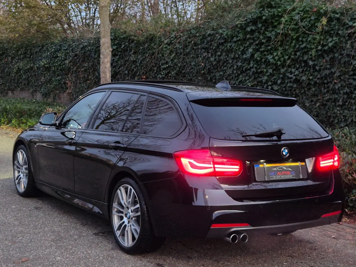 M Sport X-drive Apple CarPlay Panorama dealer onderhouden NAP 320i xDrive M Sport