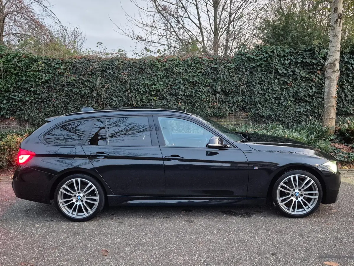 M Sport X-drive Apple CarPlay Panorama dealer onderhouden NAP 320i xDrive M Sport