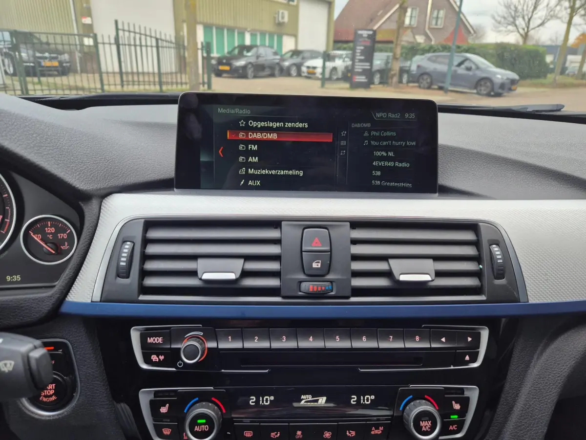 M Sport X-drive Apple CarPlay Panorama dealer onderhouden NAP 320i xDrive M Sport